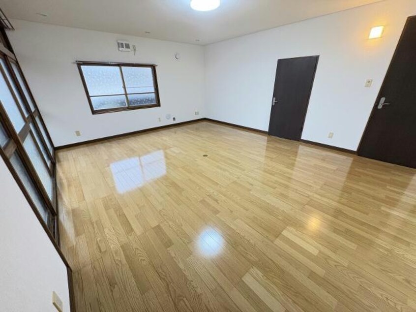  湯川町2丁目34番貸家