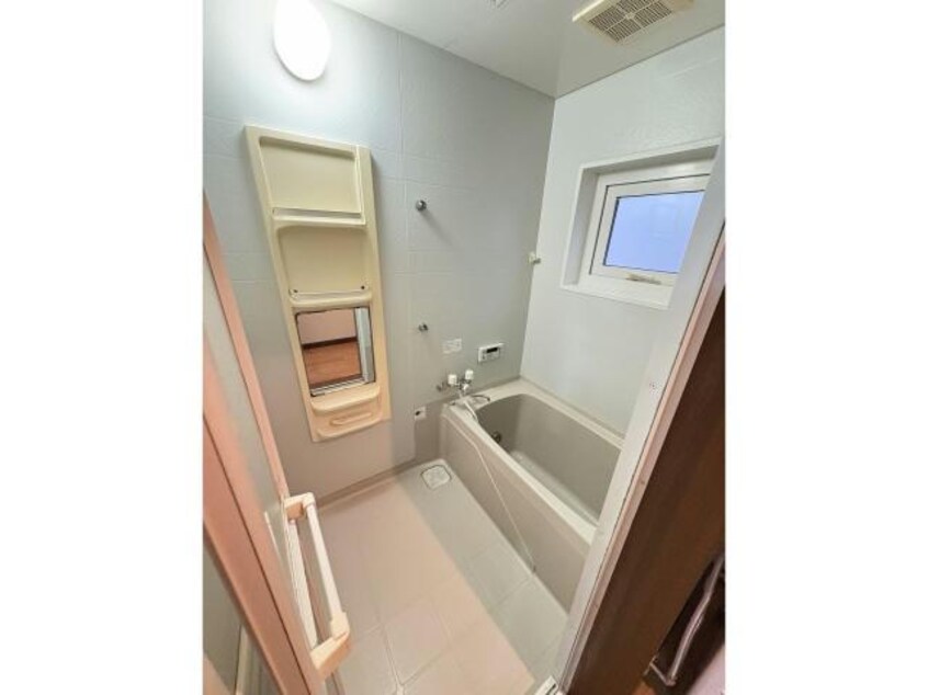  湯川町2丁目34番貸家