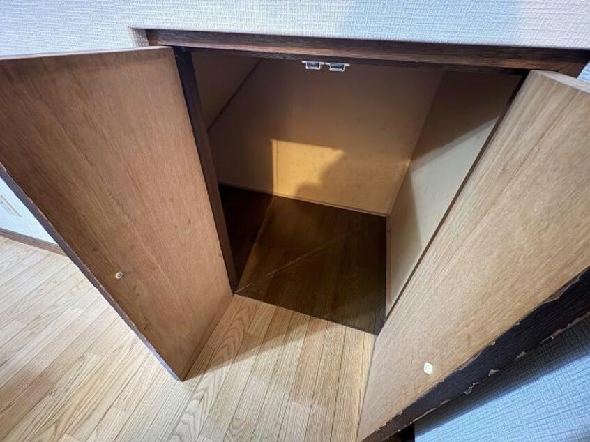  湯川町2丁目34番貸家