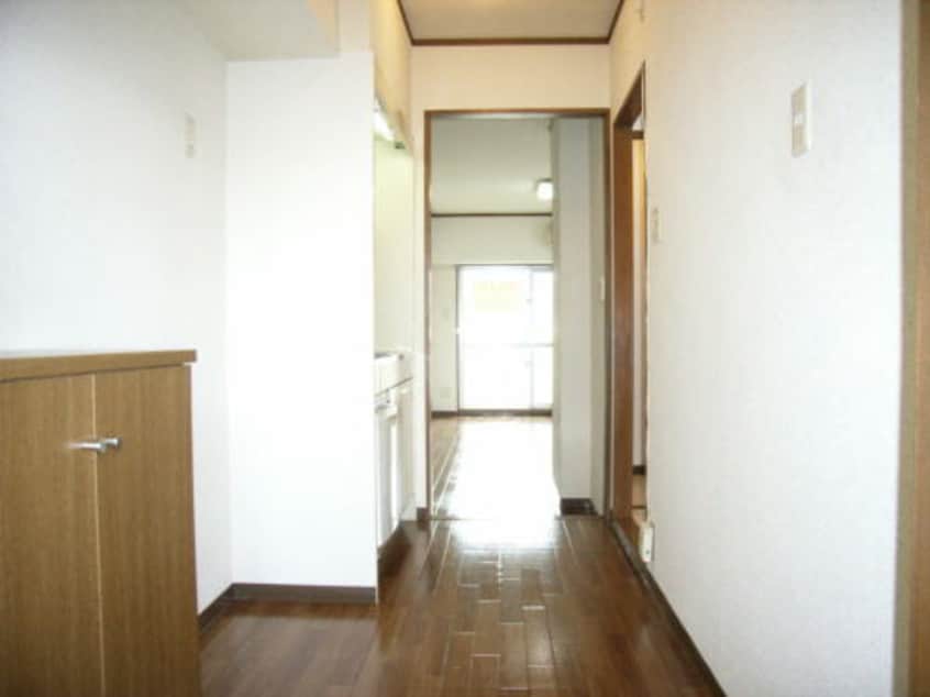 玄関 琉球バス(那覇市)/第一天久 徒歩3分 4階 築22年