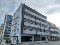 Pine Tree Hillsマンション