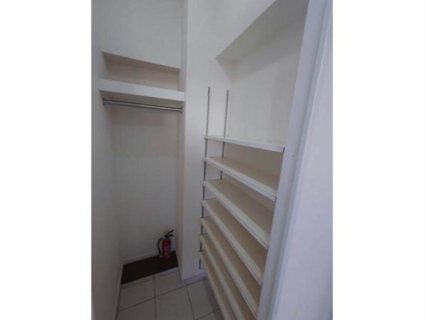  那覇バス（那覇市）/安謝 徒歩3分 5階 築10年