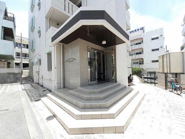  沖縄都市モノレール<ゆいレール>/県庁前駅 徒歩7分 6階 築9年
