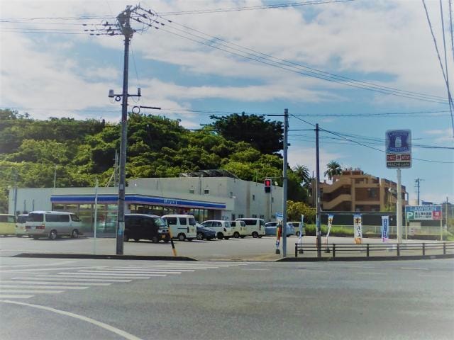 ローソン(コンビニ)まで243m※徒歩3分 那覇バス(糸満市)/糸満郵便局前 徒歩7分 7階 築8年