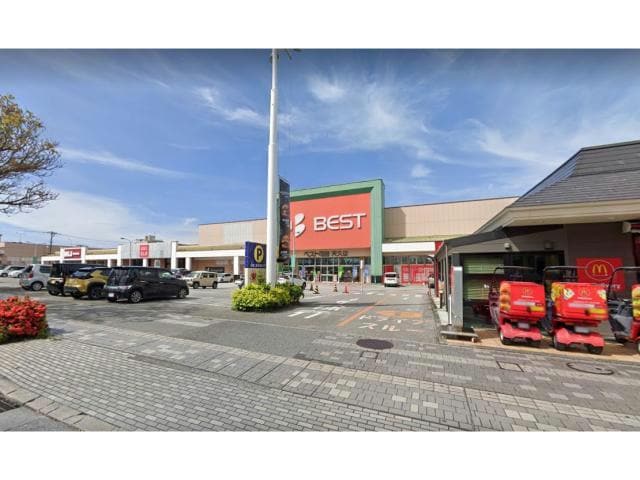 ベスト電器天久店(電気量販店/ホームセンター)まで230m マンション　ベルリッチ