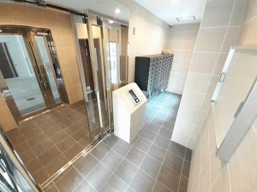  沖縄都市モノレール<ゆいレール>/おもろまち駅 徒歩6分 3階 築3年