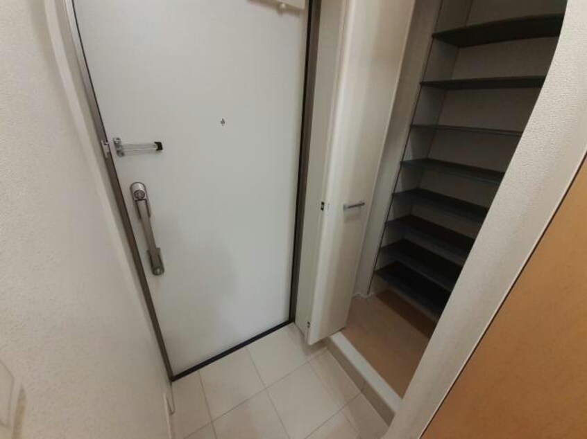  沖縄都市モノレール<ゆいレール>/おもろまち駅 徒歩6分 3階 築3年