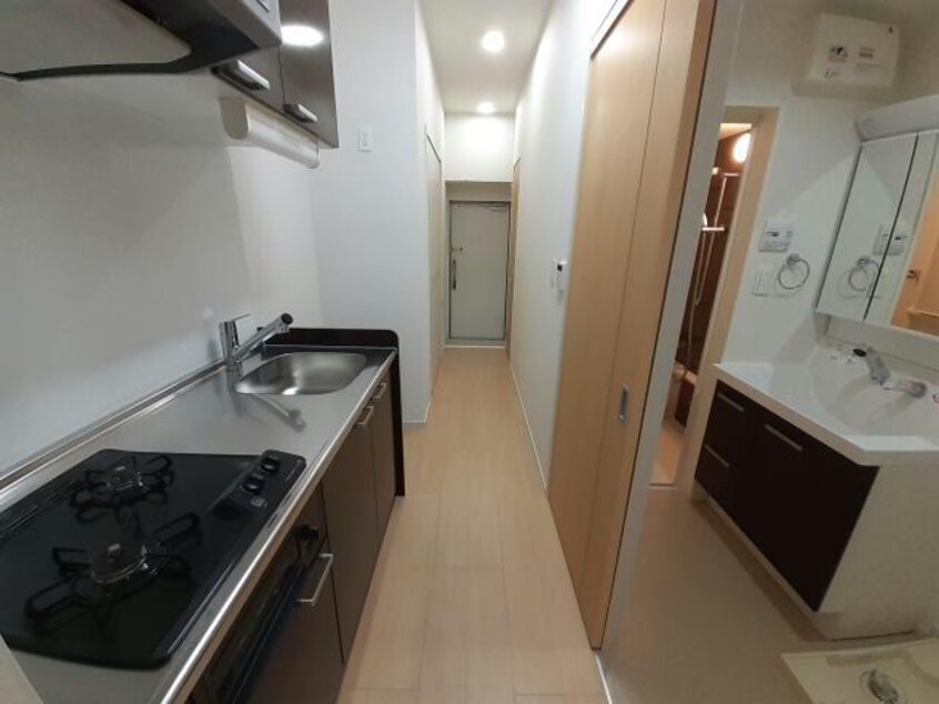  沖縄都市モノレール<ゆいレール>/おもろまち駅 徒歩6分 3階 築3年