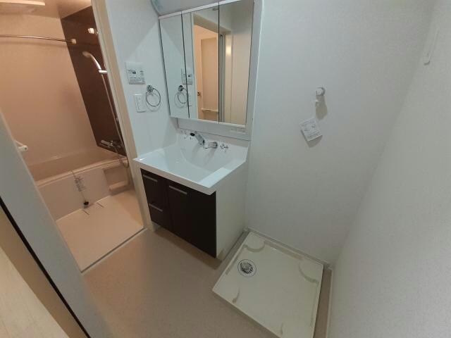  沖縄都市モノレール<ゆいレール>/おもろまち駅 徒歩6分 3階 築3年