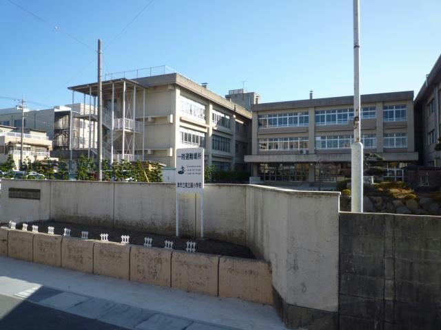 津市立南立誠小学校(小学校)まで1488m メゾン大谷