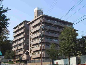 サンマンション・アトレ青山１０３