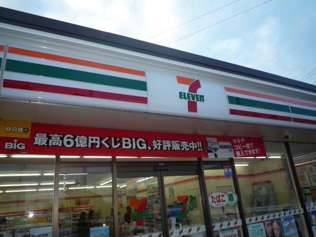セブンイレブン津市河芸町上野店(コンビニ)まで431m ヴィラ・キューブ