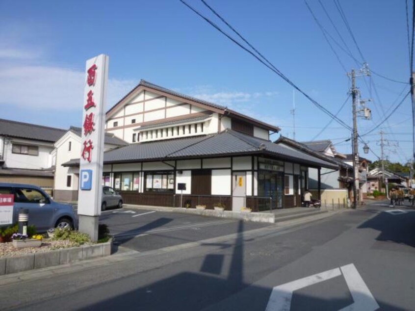 百五銀行一身田支店(銀行)まで1377m カーサ・中野　Ａ・Ｂ棟