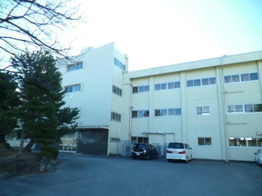 津市立高茶屋小学校(小学校)まで1747m demeure