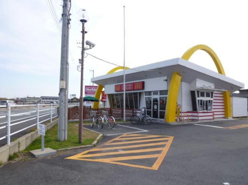 マクドナルド津北マックスバリュ店(その他飲食（ファミレスなど）)まで1428m ノッテ　ステラータ