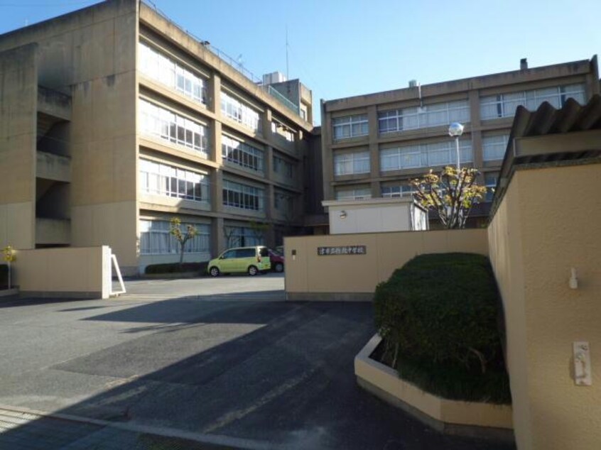 津市立橋北中学校(中学校/中等教育学校)まで1510m ハイコーポオータニ　B棟