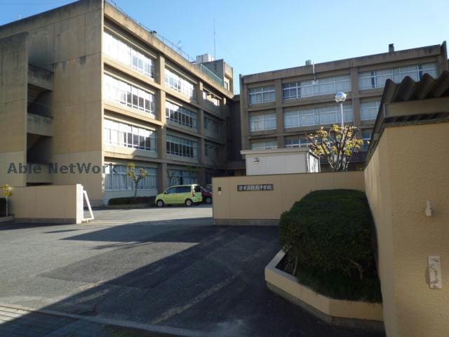 津市立橋北中学校(中学校/中等教育学校)まで1528m ファーストステージＵ