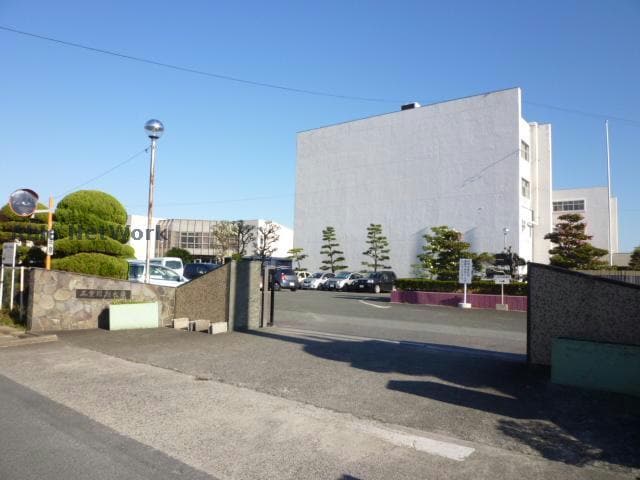 津市立三重短期大学(大学/短大/専門学校)まで898m AZURE COURTE Ⅰ