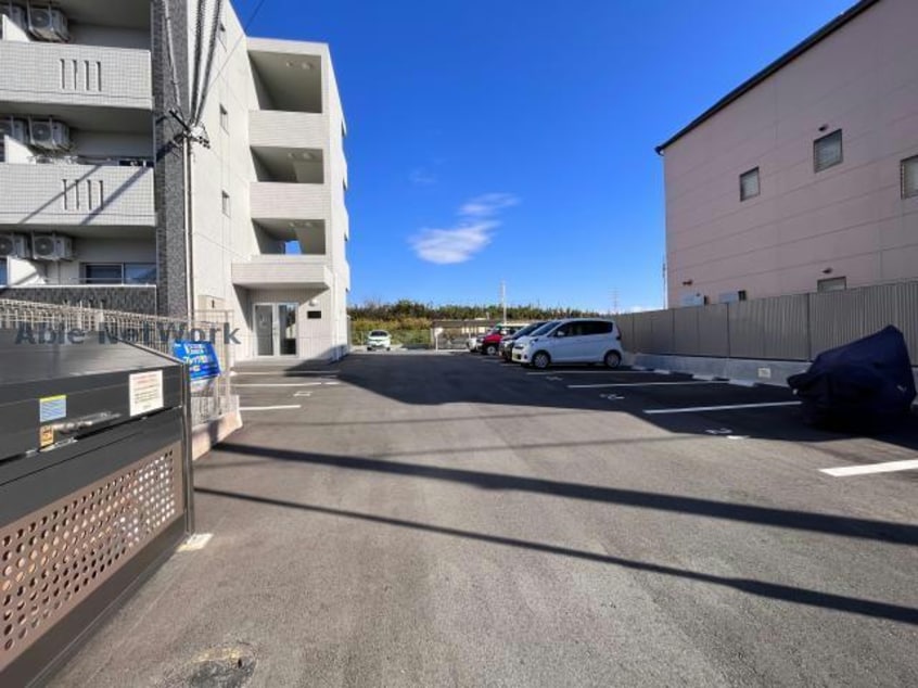  メゾンモンマルトル西古河