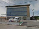 JAみえなか久居支店(銀行)まで808m 仮)久居野村町マンション