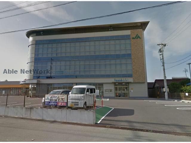JAみえなか久居支店(銀行)まで808m 仮)久居野村町マンション