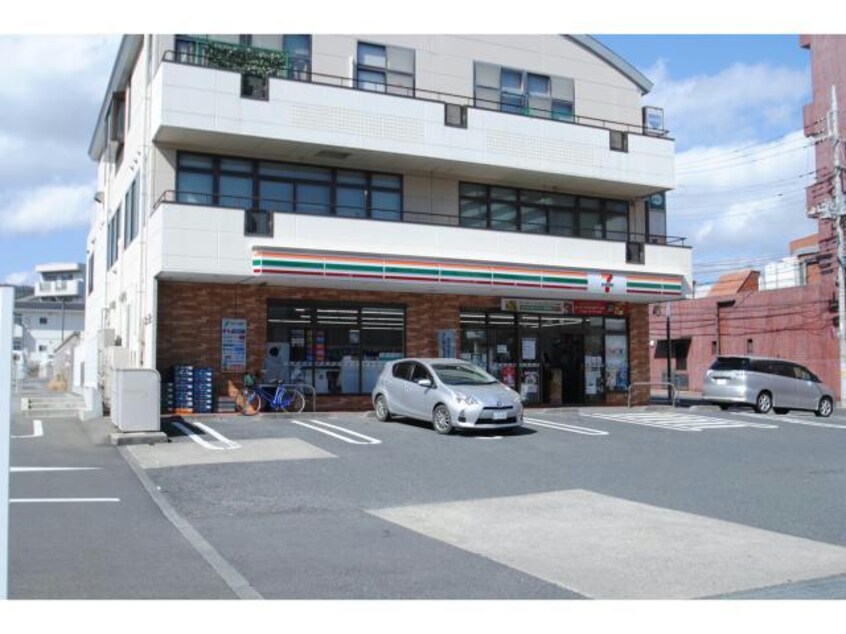 セブンイレブン日立助川町1丁目店(コンビニ)まで638m ハイツことぶき