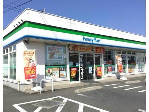 ファミリーマート日立大久保町店(コンビニ)まで686m カーサ・デ・ファミラスB