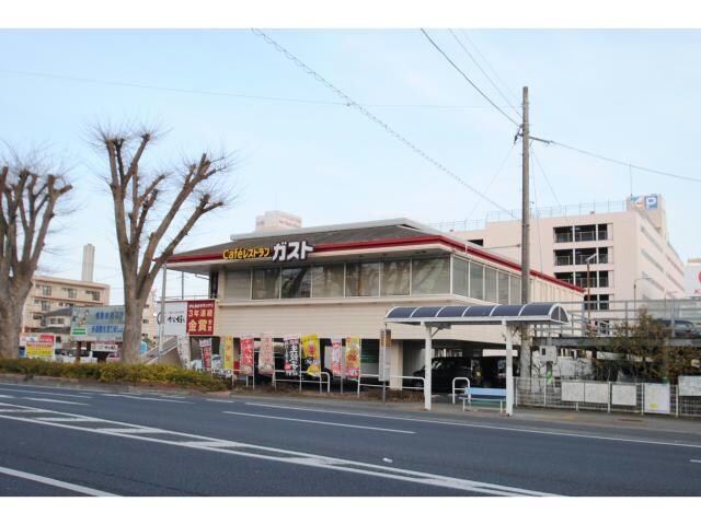 ガスト日立駅前店(その他飲食（ファミレスなど）)まで884m さくらコーポ
