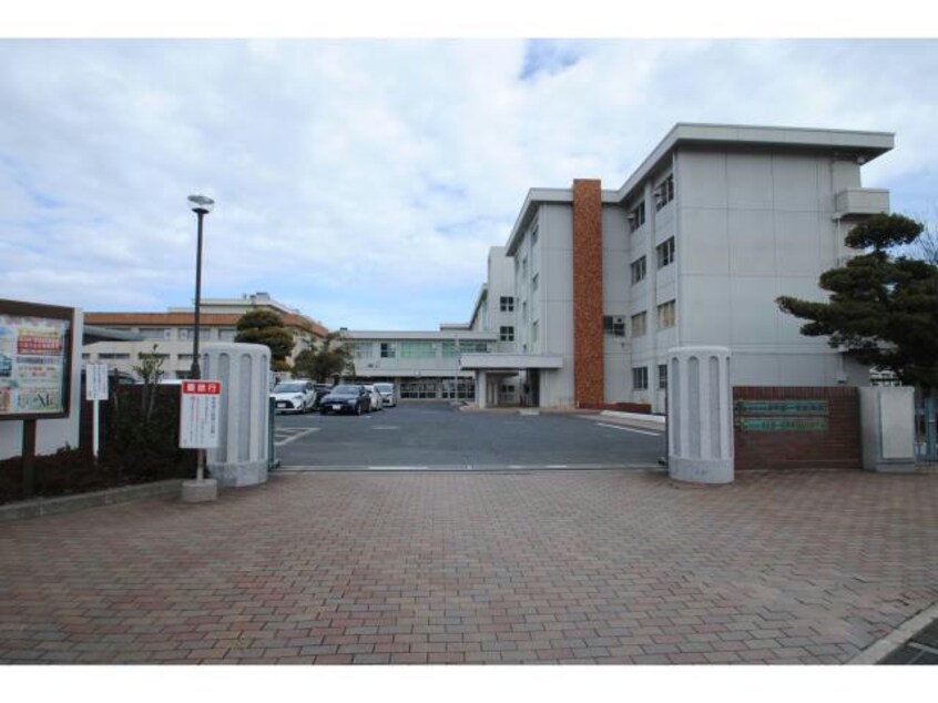 茨城県立日立第一高校附属中学校(中学校/中等教育学校)まで748m さくらコーポ