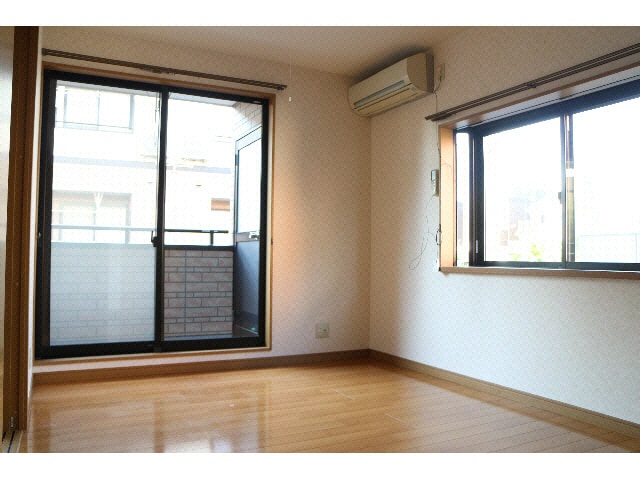 北側洋室① スプリングハウス