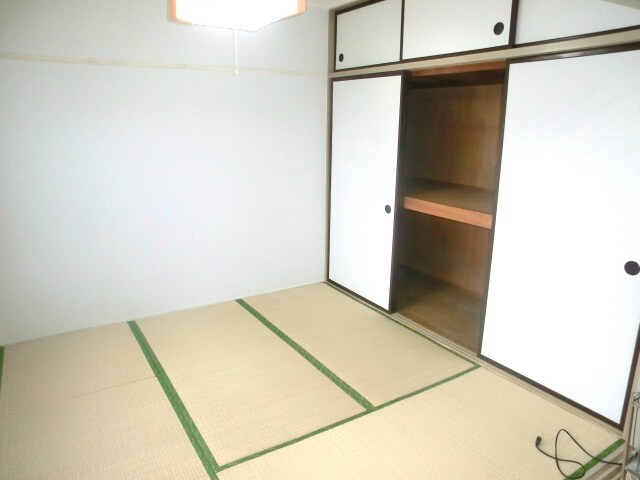  朝日ハイツ２号棟