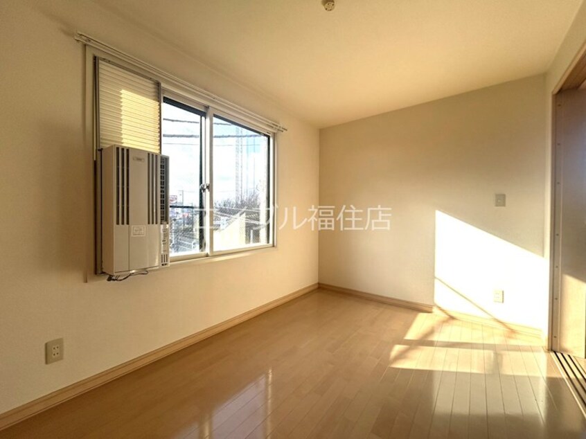  アークシティ西岡