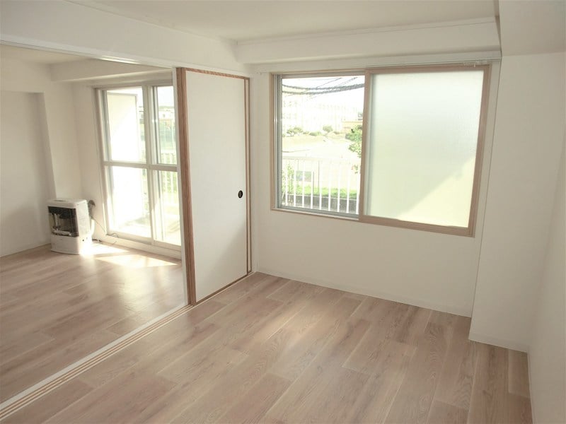  ローヤルハイツ西岡