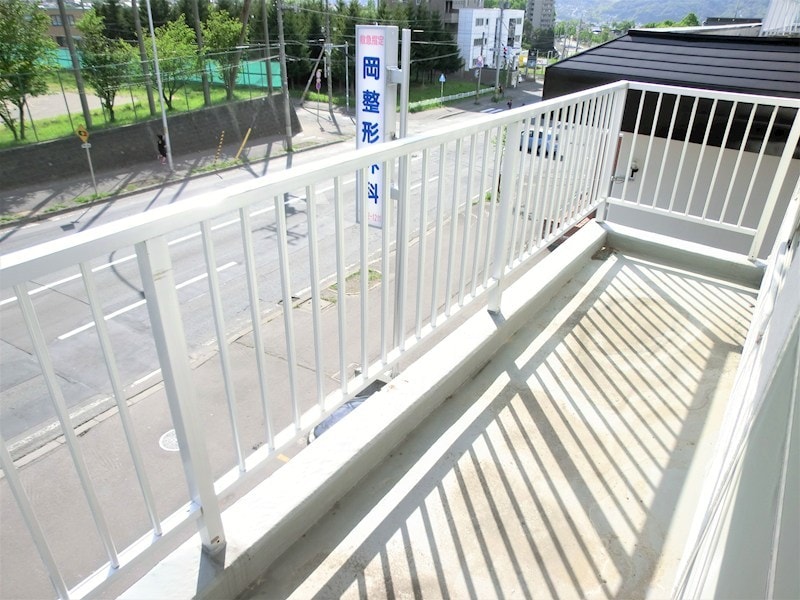  ローヤルハイツ西岡