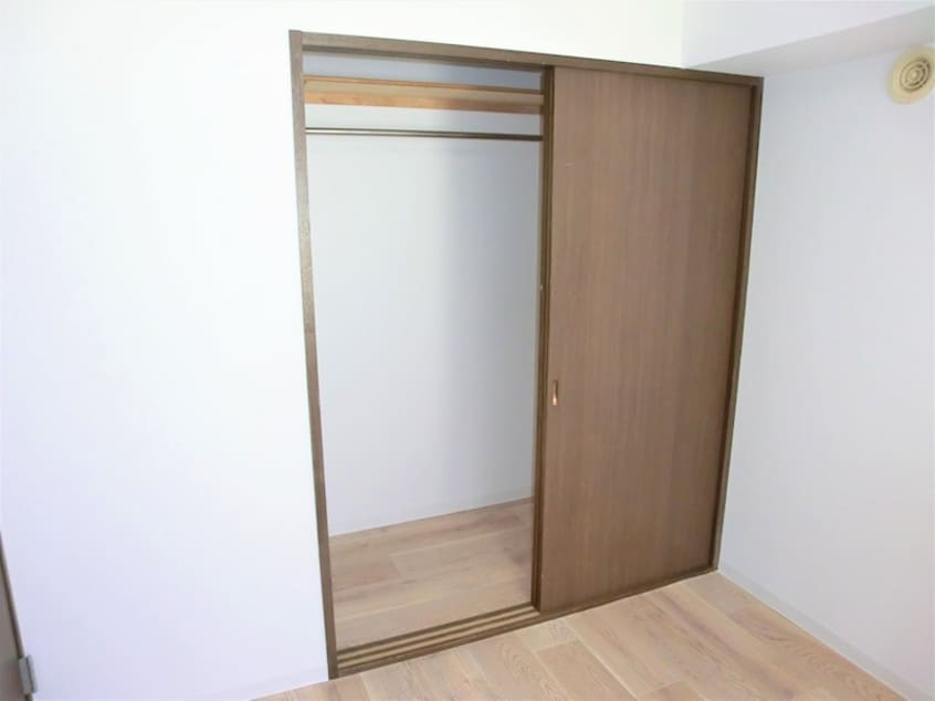  ローヤルハイツ西岡