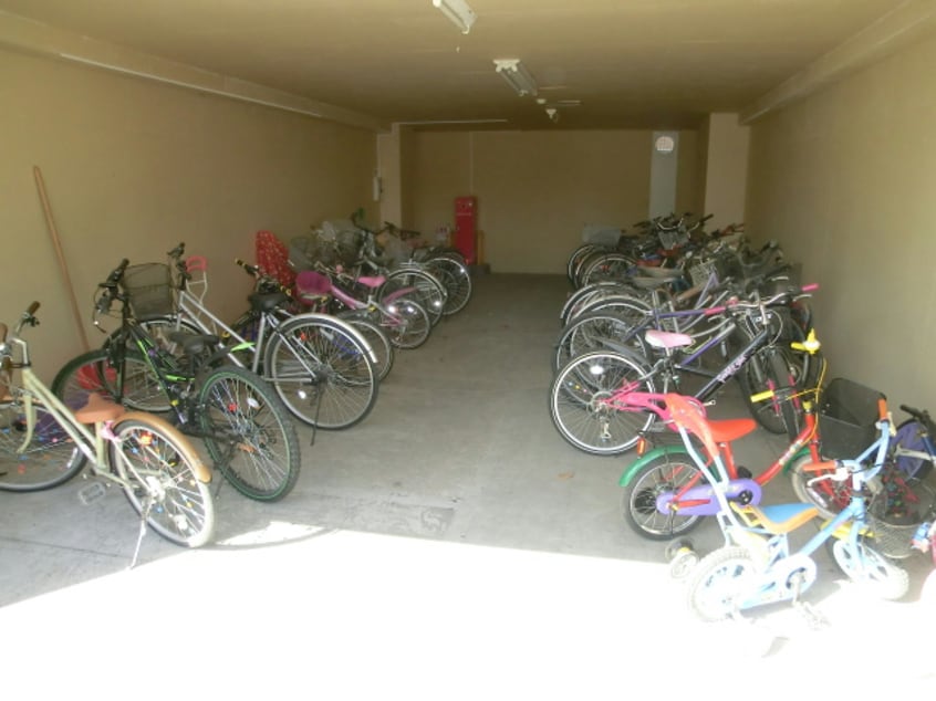  ローヤルハイツ西岡