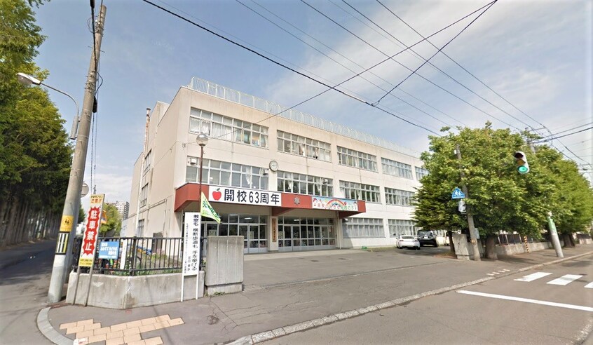 札幌市立豊園小学校(小学校)まで422m コーポラススプレンダー
