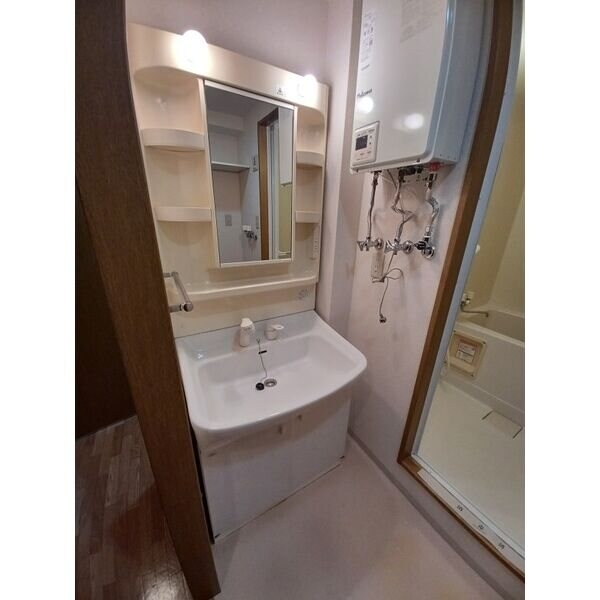  イーストウォール