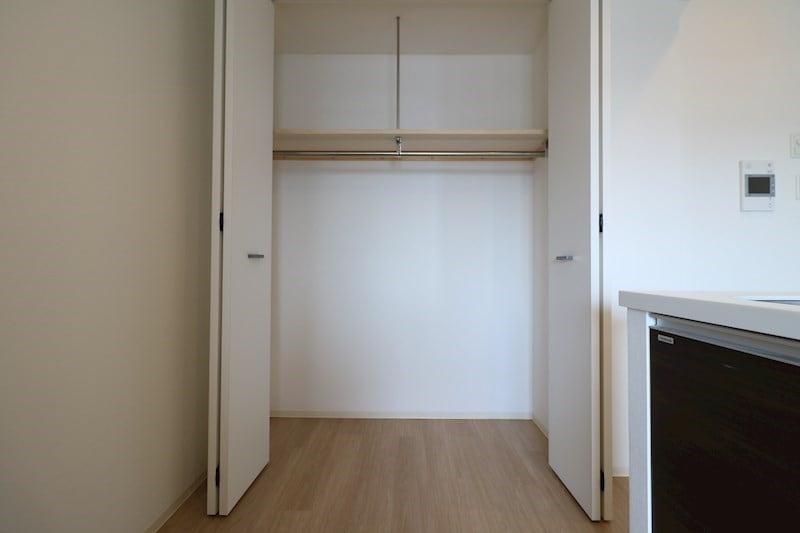  F006
