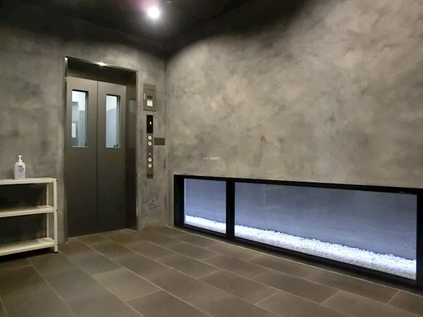  F006