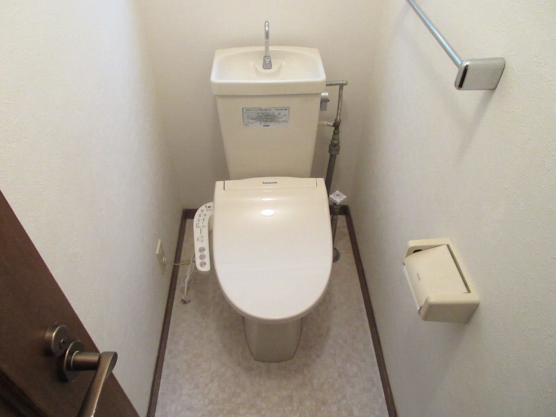  西岡３－８テラスハウス