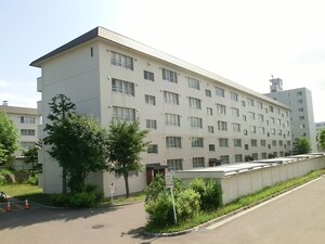 札幌西月寒団地1号棟