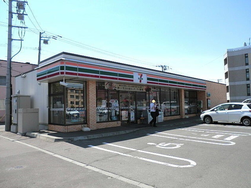 セブンイレブン　(コンビニ)まで204m M・force月寒東