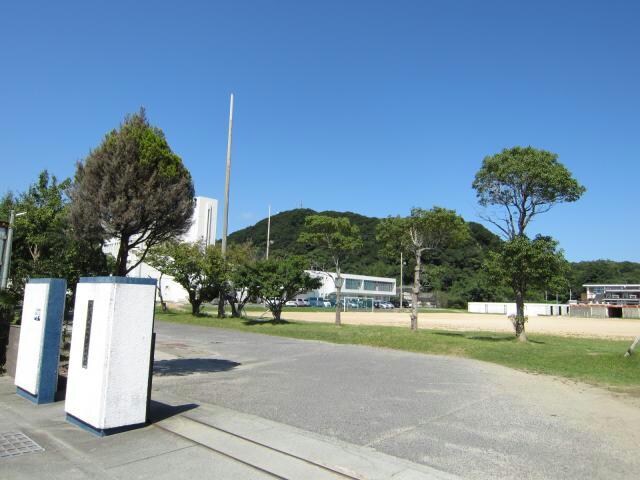 鳴門市立第二中学校(中学校/中等教育学校)まで1615m ヴィラセゾン