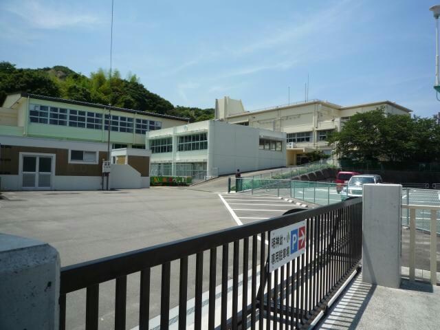 鳴門市立明神幼稚園(幼稚園/保育園)まで869m サンビレッジ鳴門