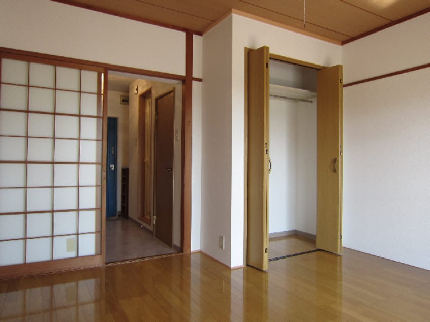 洋室クローゼット カレッジハウス北野