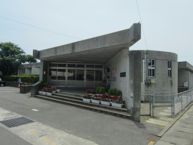 鳴門市立桑島幼稚園(幼稚園/保育園)まで703m 鳴門ポートサイドハイツ