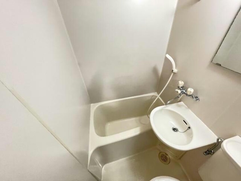  シャトル二軒屋