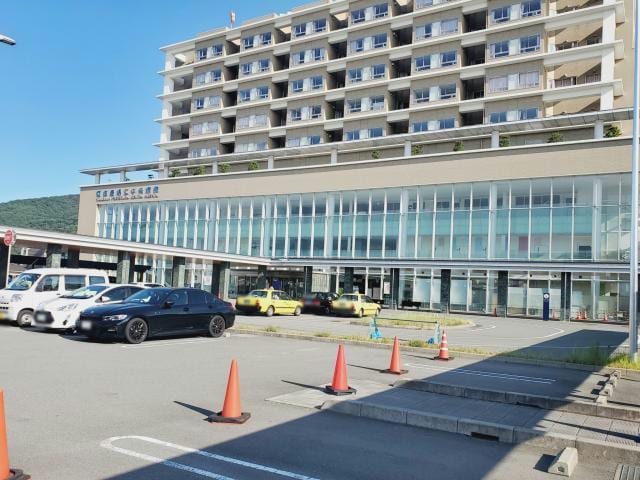 徳島県立中央病院(病院)まで693m アポスタ蔵本公園