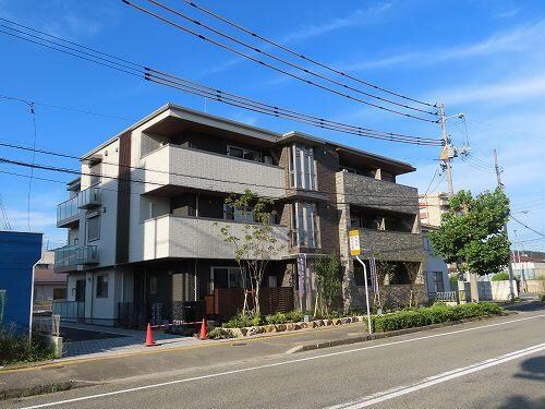  シャーメゾン　アリシア